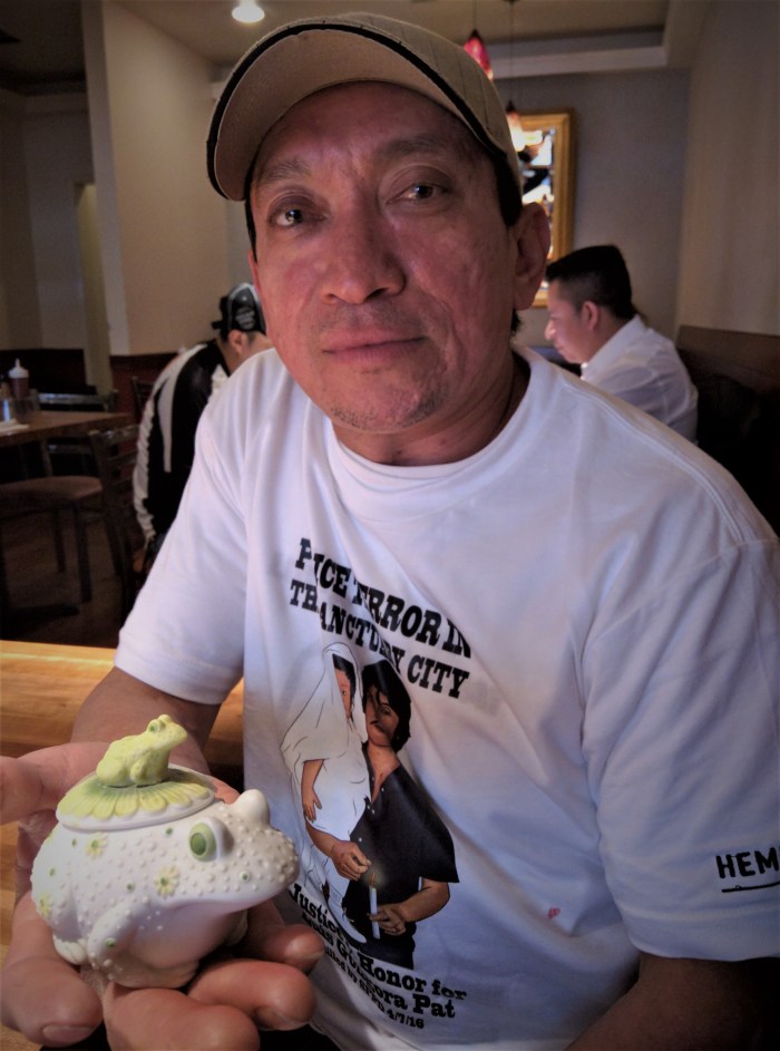 Jose con Sapito editada.jpg